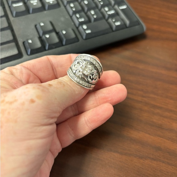 Hyo Siler size 9! I bought it and it’s just a bit too big. - Picture 3 of 7